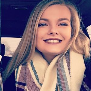 Meet your Posher, Suzanne